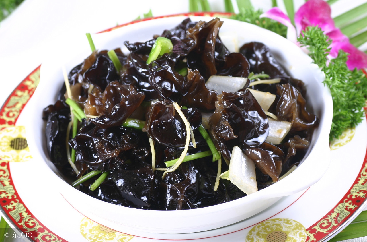 木耳养殖过程中打药吗,种植的木耳打药吗