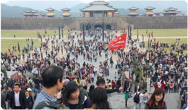 横店创始人徐文荣简介,横店集团七个创始人徐文荣照片