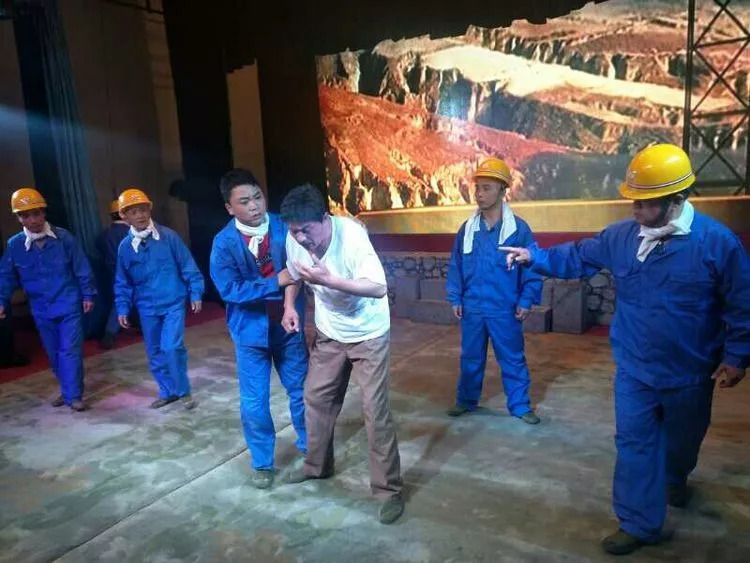 「慢城·艺林」蓝田戏迷们,快来天鹅湖广场过足戏瘾吧!