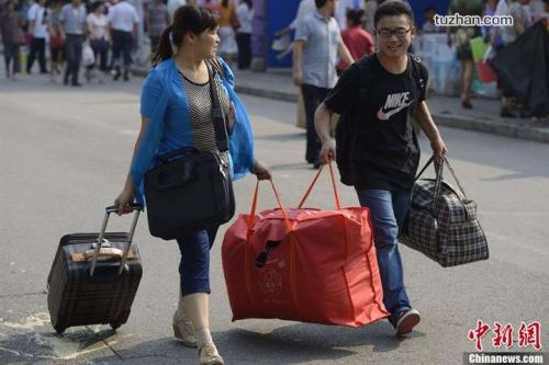 00后清华学霸参军,00后清华生参军入伍