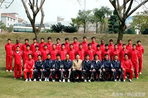 厦门蓝石狮,厦门蓝狮足球队03年名单及位置