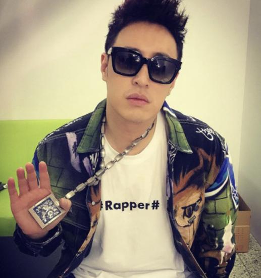 傅恒晒200万手表被群嘲真正的贵族少爷如何晒富有？