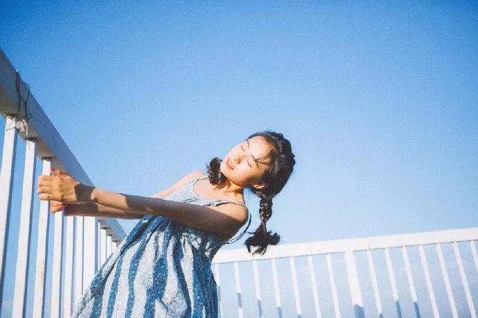 今年流行的高马尾辫发型,马尾辫最新款发型