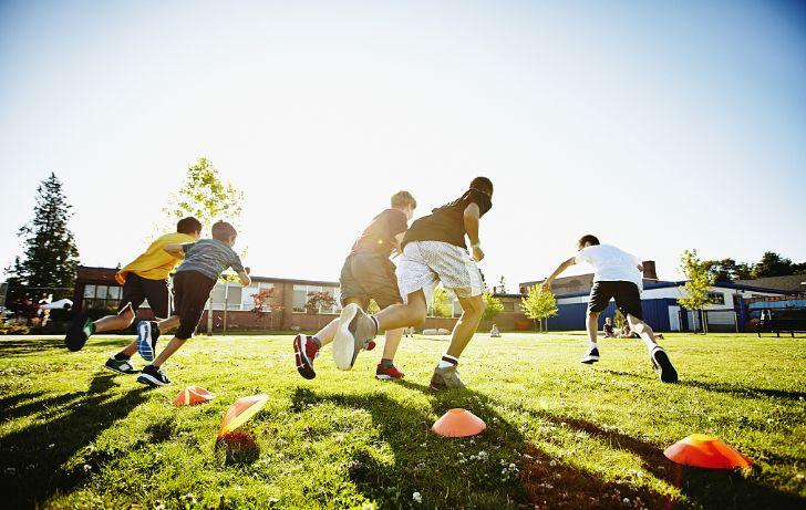 给孩子游泳的正确方法,孩子游泳训练计划安排