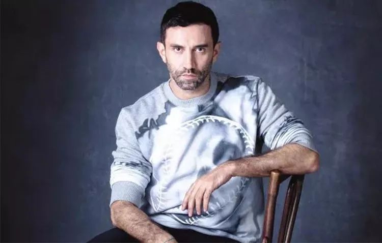 burberry为什么logo不一样,burberry的新logo在什么时候换的