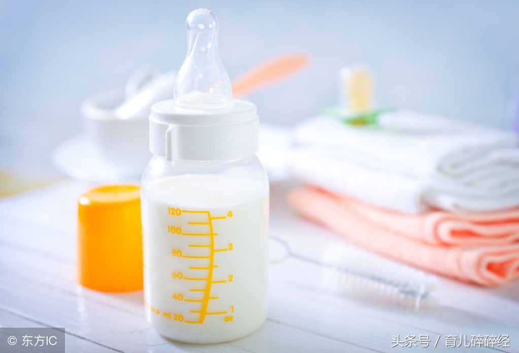 四个月宝宝吃奶不专心怎么回事,4个月婴儿吃奶不专心是怎么回事