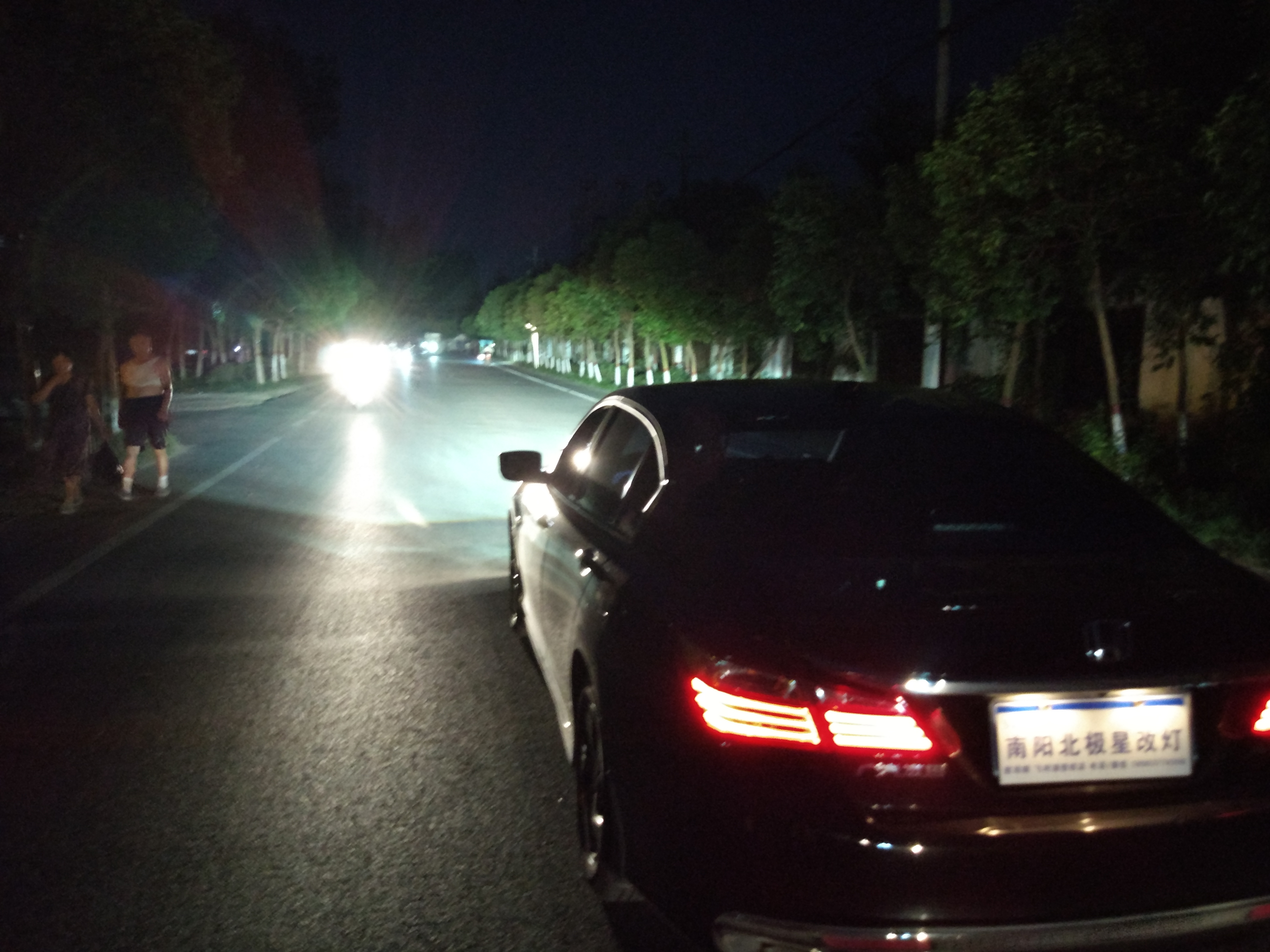 邓州专业改灯汽车灯光升级,led激光灯改装雅阁