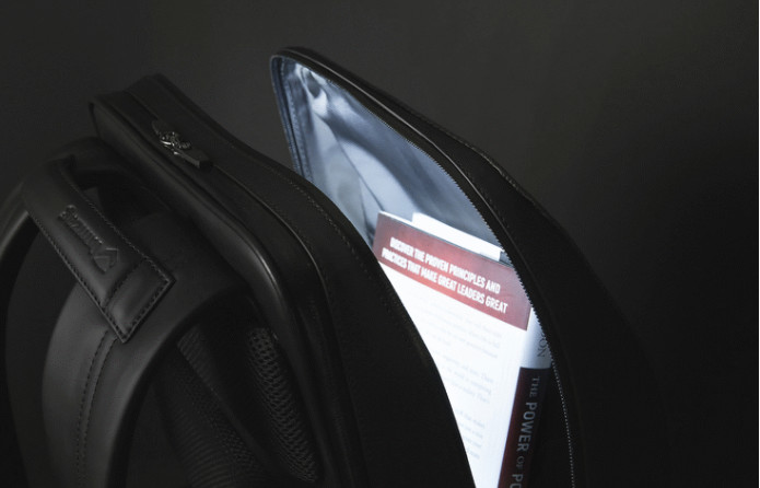 众筹排行榜：内置摄像头的双肩包，功能还贼多！