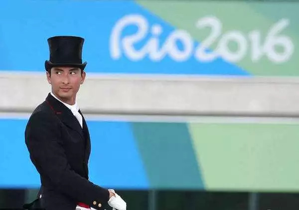 「京彩雅加达」马背上的绅士——华天