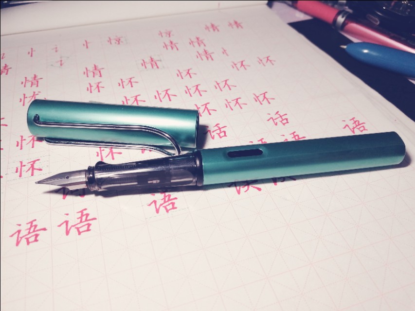 初学硬笔怎么选钢笔,硬笔书写一定要用钢笔吗