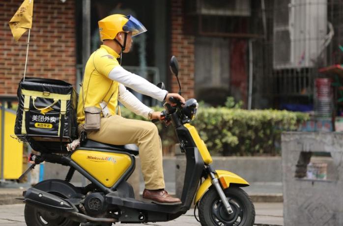 美团外卖配送服装,美团外卖平台配送的衣服