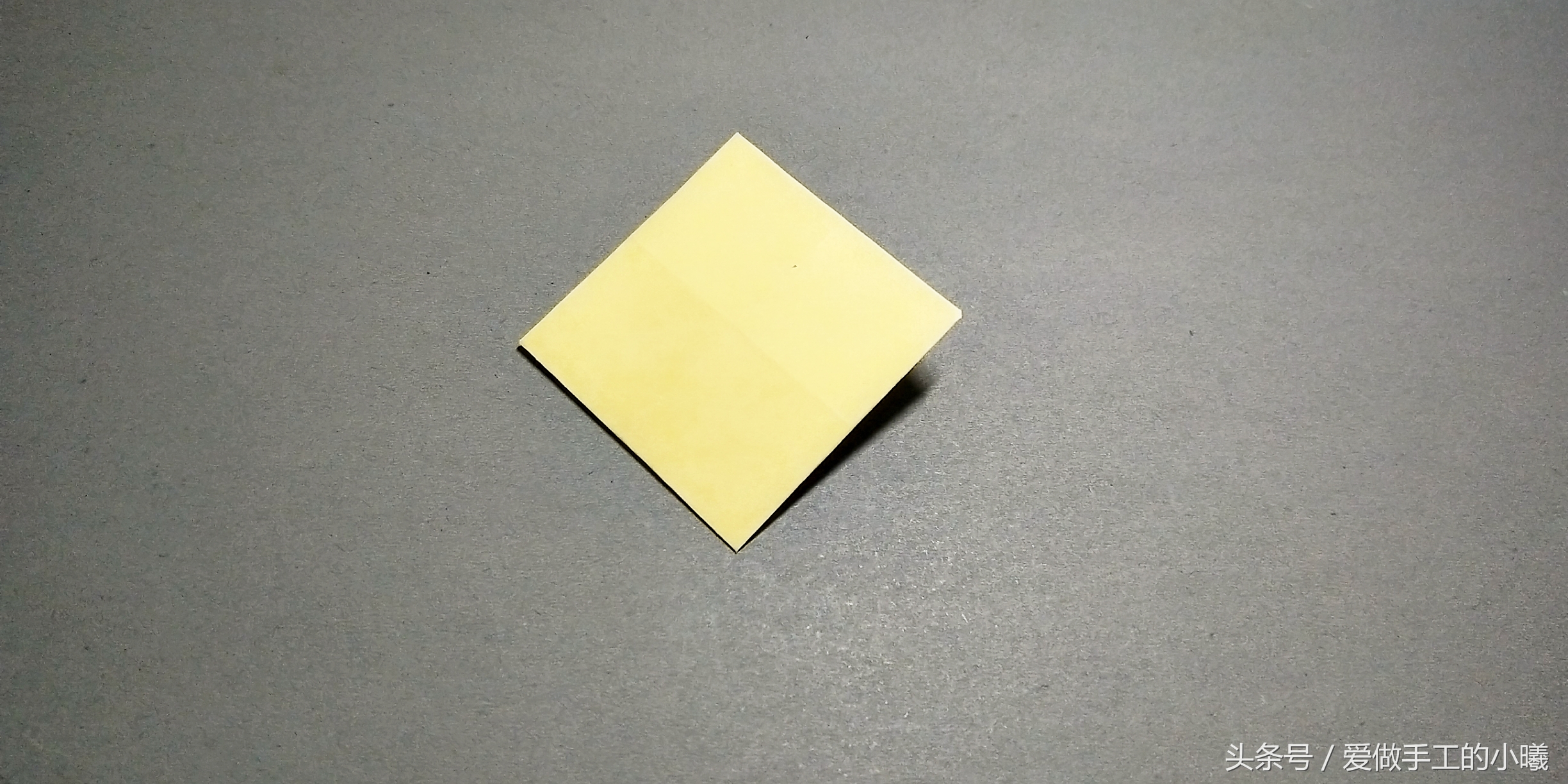 如何用纸折一个伤害超大的飞镖,用纸折最简单的飞镖超级酷