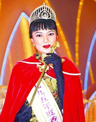 李嘉欣星冠,李嘉欣头戴皇冠