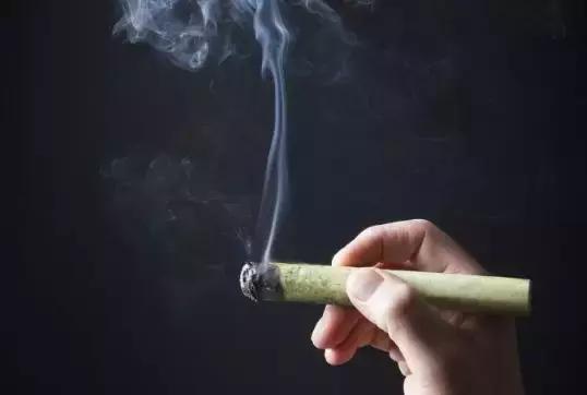 女性调理身体艾灸哪些穴位,女性艾灸补气血艾灸哪几个穴位