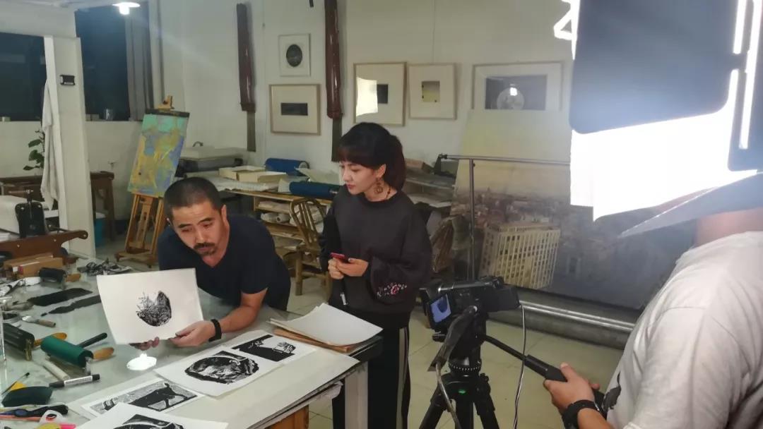 美少女战士作者被人采访,美少女战士记者