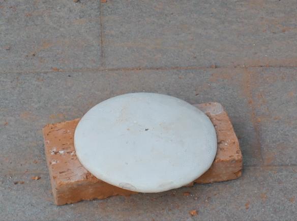 卫生间玻璃胶容易发黑怎么去除,卫生间玻璃胶发霉怎么清除