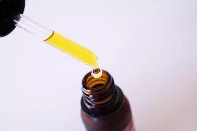 新西兰trilogy趣乐活玫瑰果油眼霜,trilogy萃乐活经典玫瑰果油怎么用