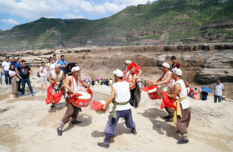 壶口瀑布水底冒烟原因,航拍壶口瀑布水底冒烟