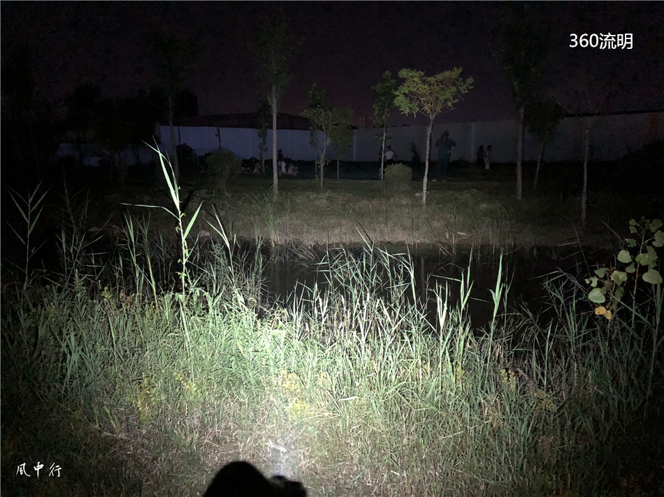 nitecore奈特科尔10000流明手电筒,nitecore手电筒老款