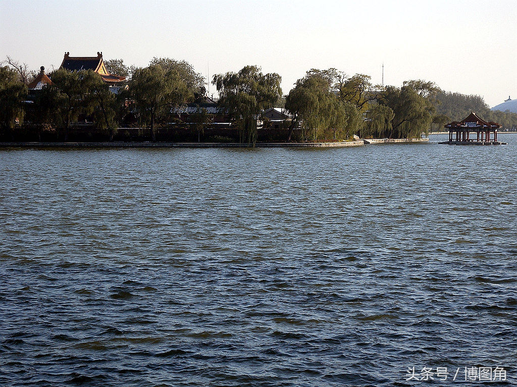 中南海与故宫位置图片,中南海与故宫中间的建筑是