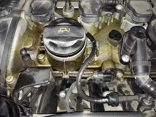 发动机漏油漏水,治理发动机漏油