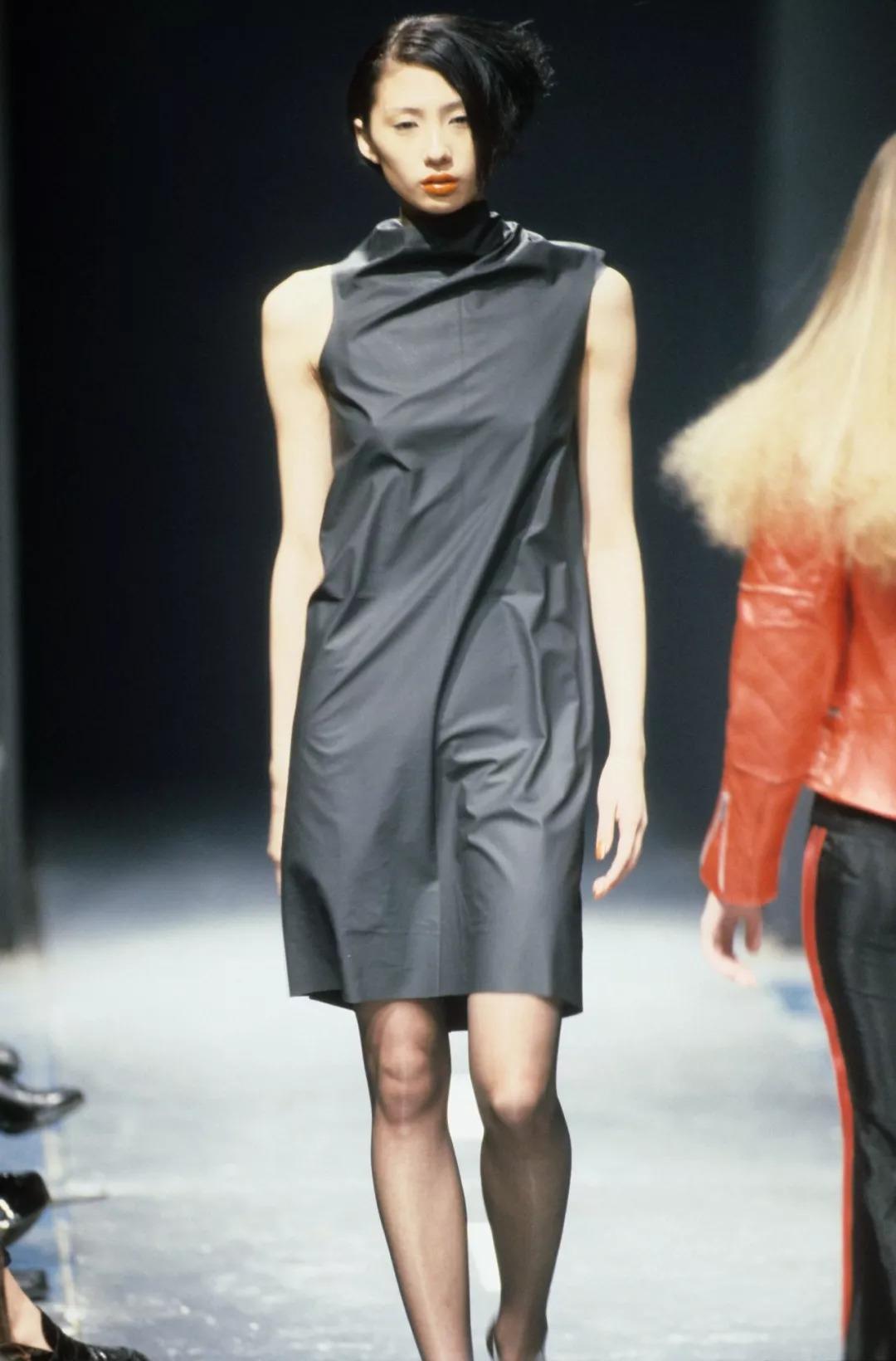 alexandermcqueen代表作品,alexandermcqueen是高定吗