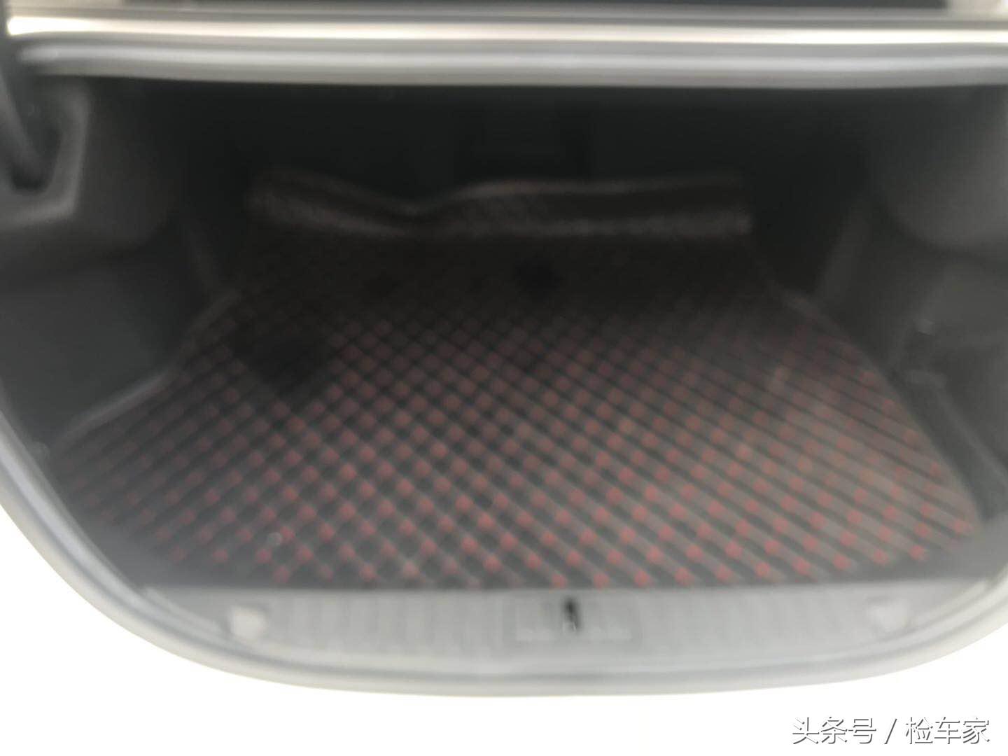 福特金牛座与林肯大陆底盘对比,福特金牛座和a6哪个底盘质感好