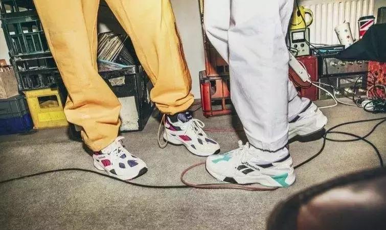 阿迪有没有被美国收购,阿迪达斯以前一款几十万的鞋