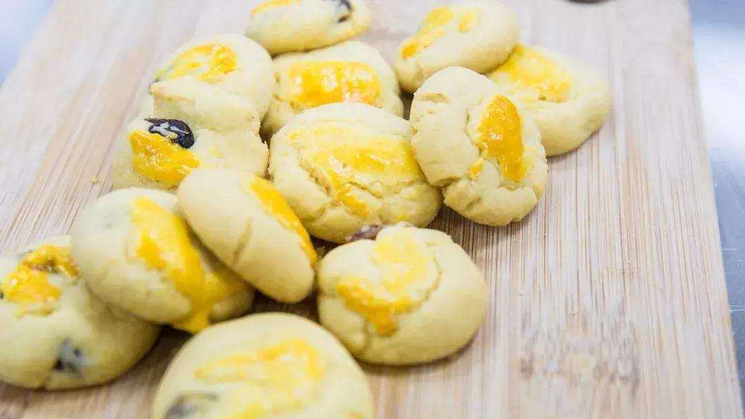 解放碑鲍师傅小贝,鲍师傅肉松小贝解放碑店