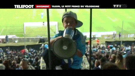 开场10秒他就进球了,对方球员怎么都站着不动?