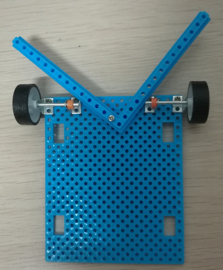 小型足球机器人设计,足球小科技制作