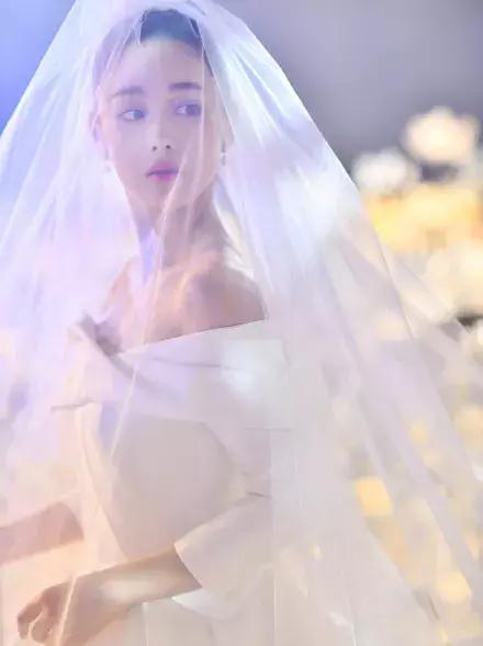 张馨予撩女生,张馨予的口红有哪些