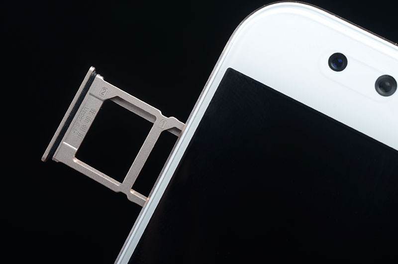 主卡和副卡放在卡槽里面,主卡和副卡怎么才能共用