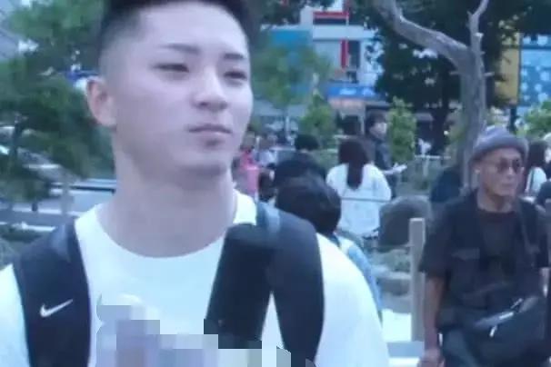 接吻时对方有口臭怎么办？小哥哥3字回应简直丧心病狂