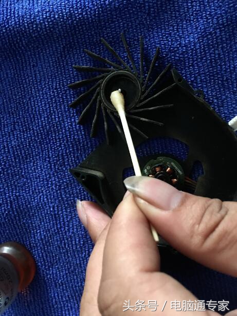 笔记本电脑cpu风扇转屏幕不亮,笔记本cpu风扇转不动什么原因