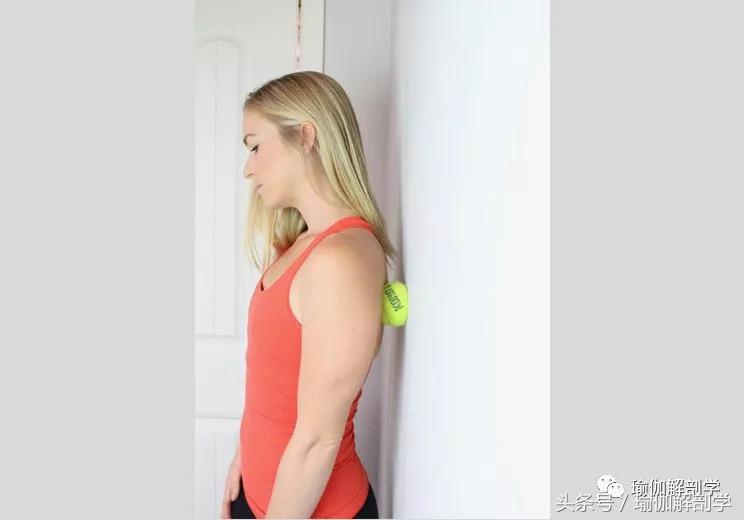 肩膀僵硬紧绷怎么缓解用什么中药,肩膀僵硬疼痛怎么办