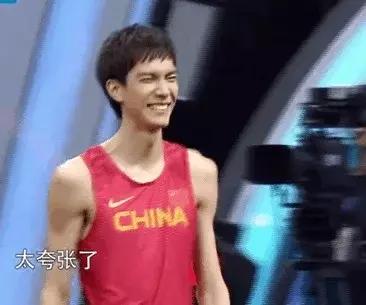 吴彦祖跳高完整版,陈伟霆吴彦祖撞脸