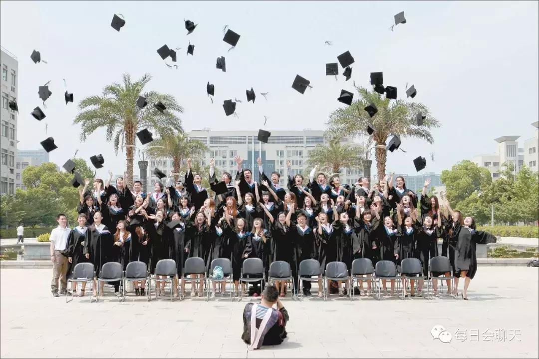 同学聚会有人炫富完整视频,老同学聚会攀比炫富