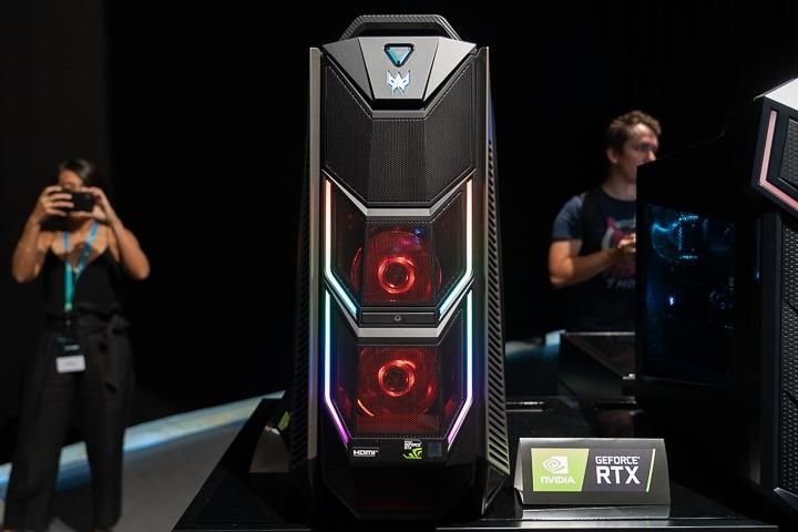 宏碁全球限量电竞笔记本曲面,宏碁翻转屏笔记本新品发布