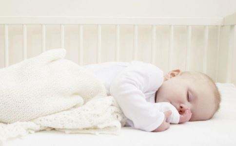 怎样做宝宝定型枕,怎么制作定型枕头防止宝宝睡扁头