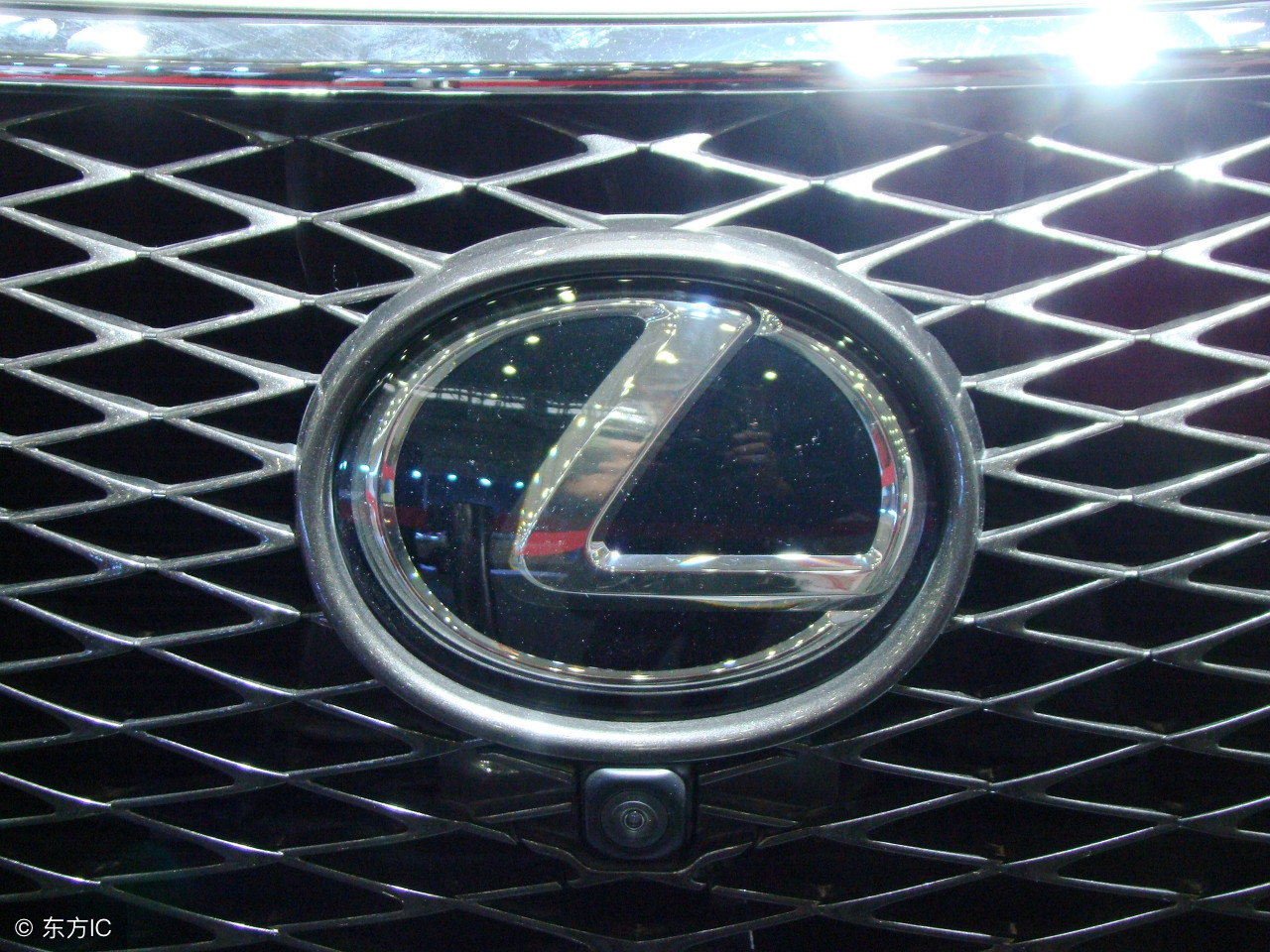 13年迈腾1.8t豪华版现在值得买吗,17年迈腾1.8t豪华版二手车多少钱