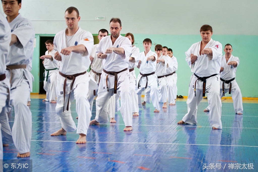 拳击跆拳道泰拳哪个杀伤力大,泰拳最猛烈招式能打赢跆拳道吗