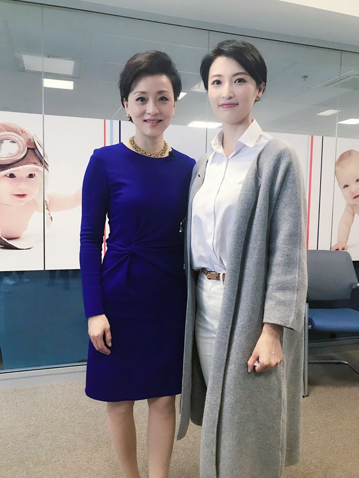 全智贤生完二胎，纤瘦似少女，小s与三个女儿合照像姐妹——产后恢复的好不好，决定了你是加速衰老还是逆生长！