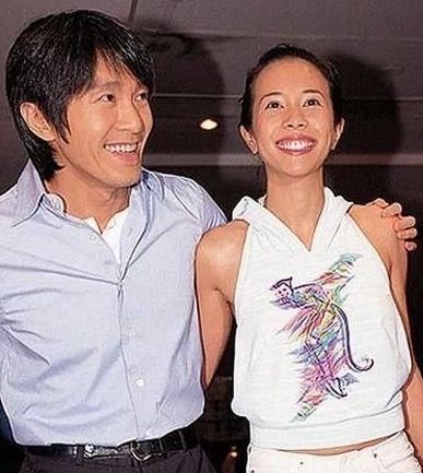 全裸拍写真，还撩倒过周星驰，48岁的她性感炸了！