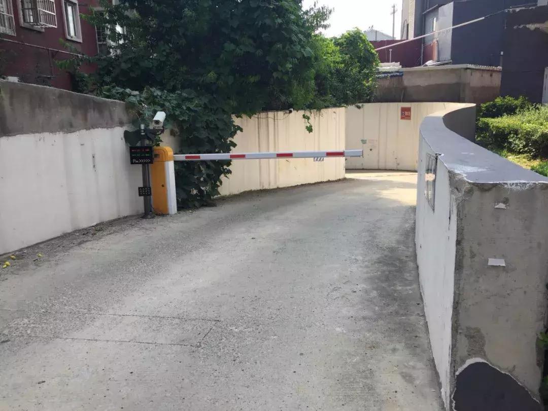 惊了！徐州一老小区，电梯坏了，还卖1.3万/㎡！