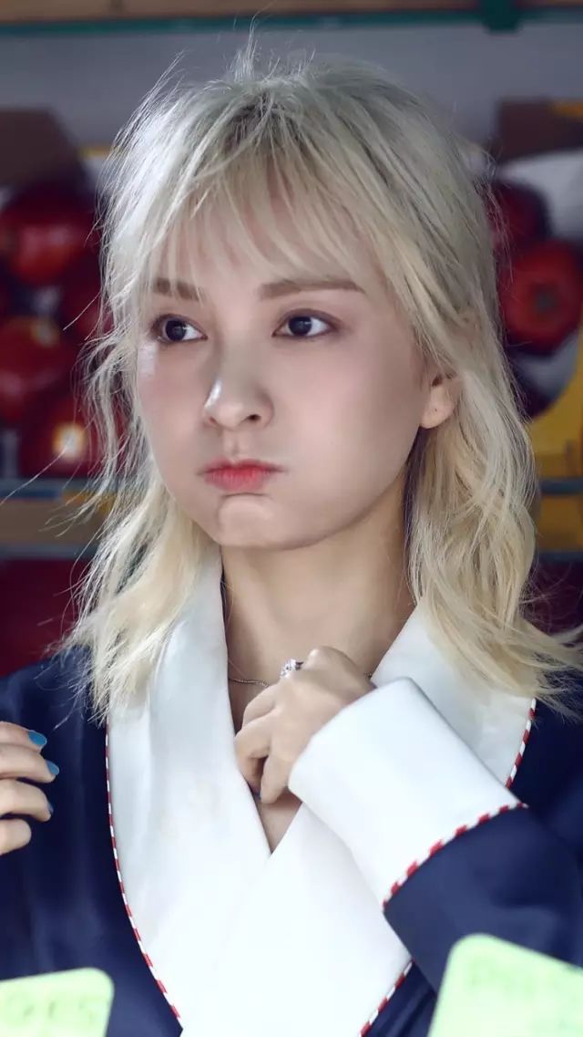 适合圆脸的发型女生必看,圆脸流行的发型推荐