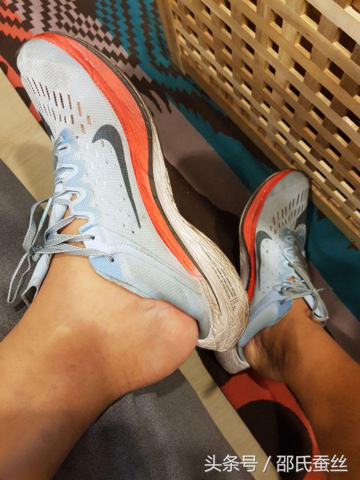 耐克同样的鞋子为啥店里卖那么贵,耐克一些看起来很贵但很便宜的鞋