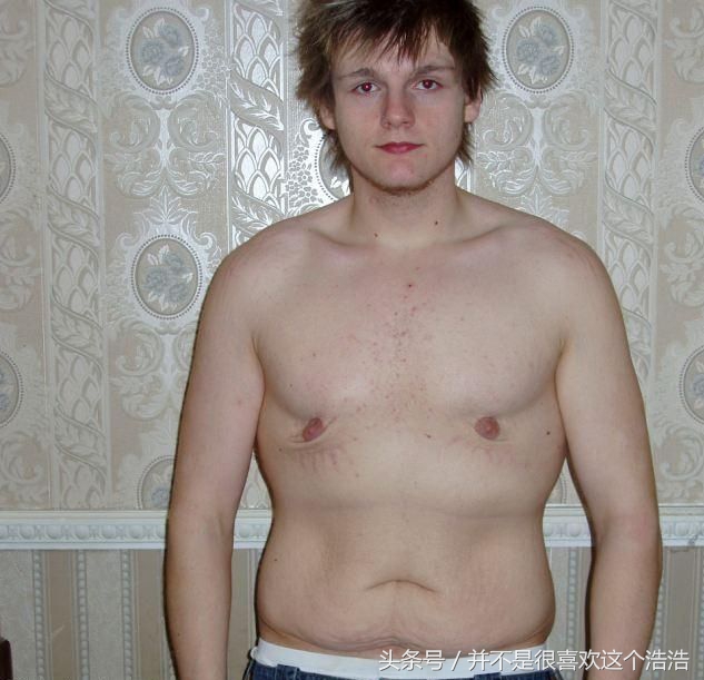 兄弟胸肌怎么练的,两兄弟5分钟快速练出腹肌