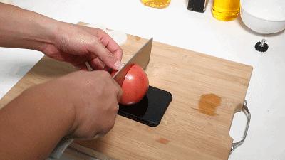 再也不怕碎屏、进水！这手机埋土里、放锅里煮都能用，网友：过瘾