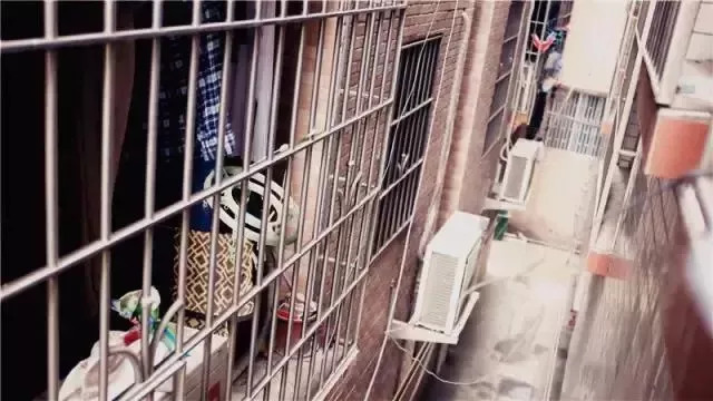 住在广州城中村出租屋的感觉,广州租房靠近地铁和brt